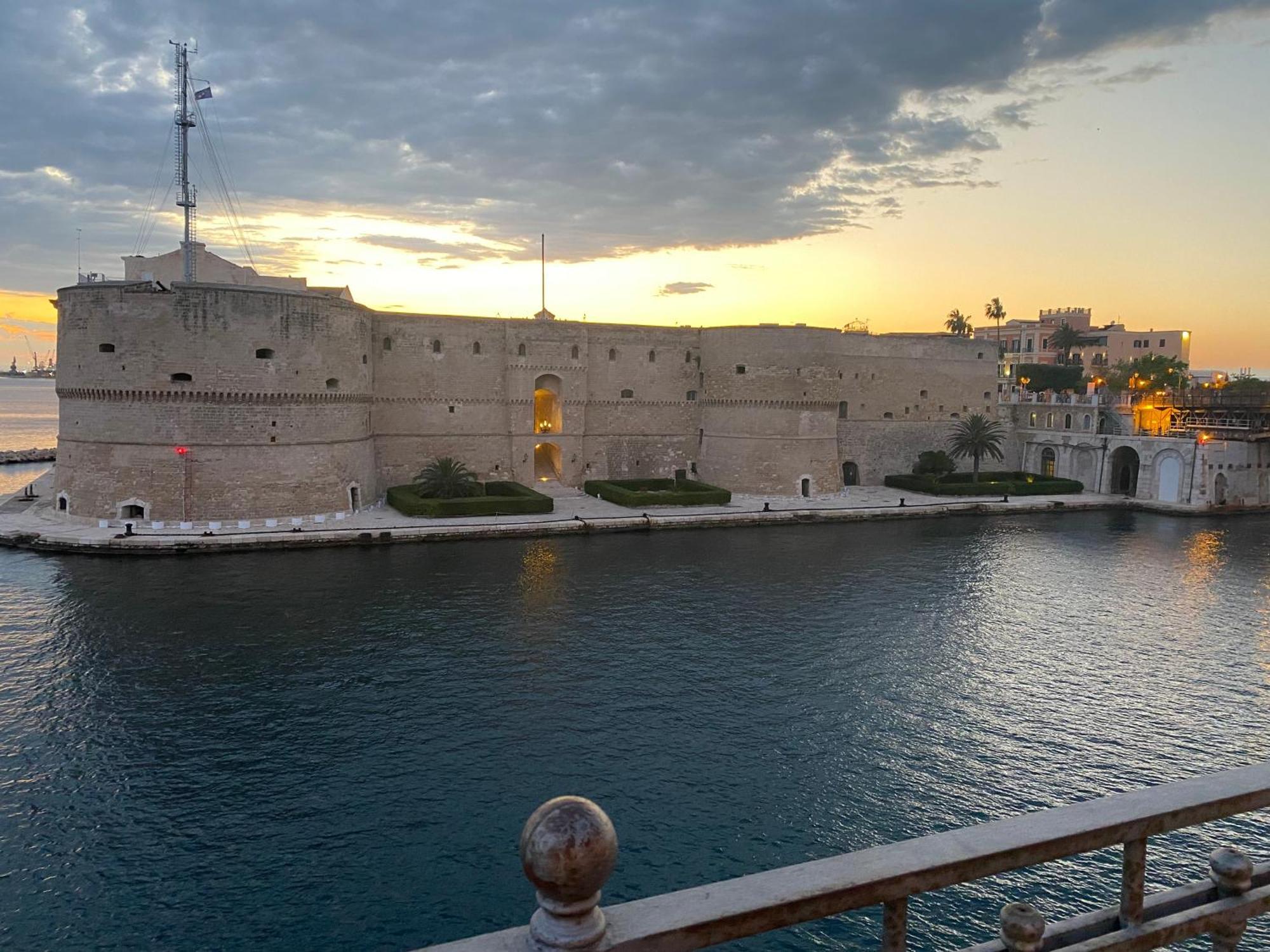 Brezza Marina Apartment Taranto Exterior photo