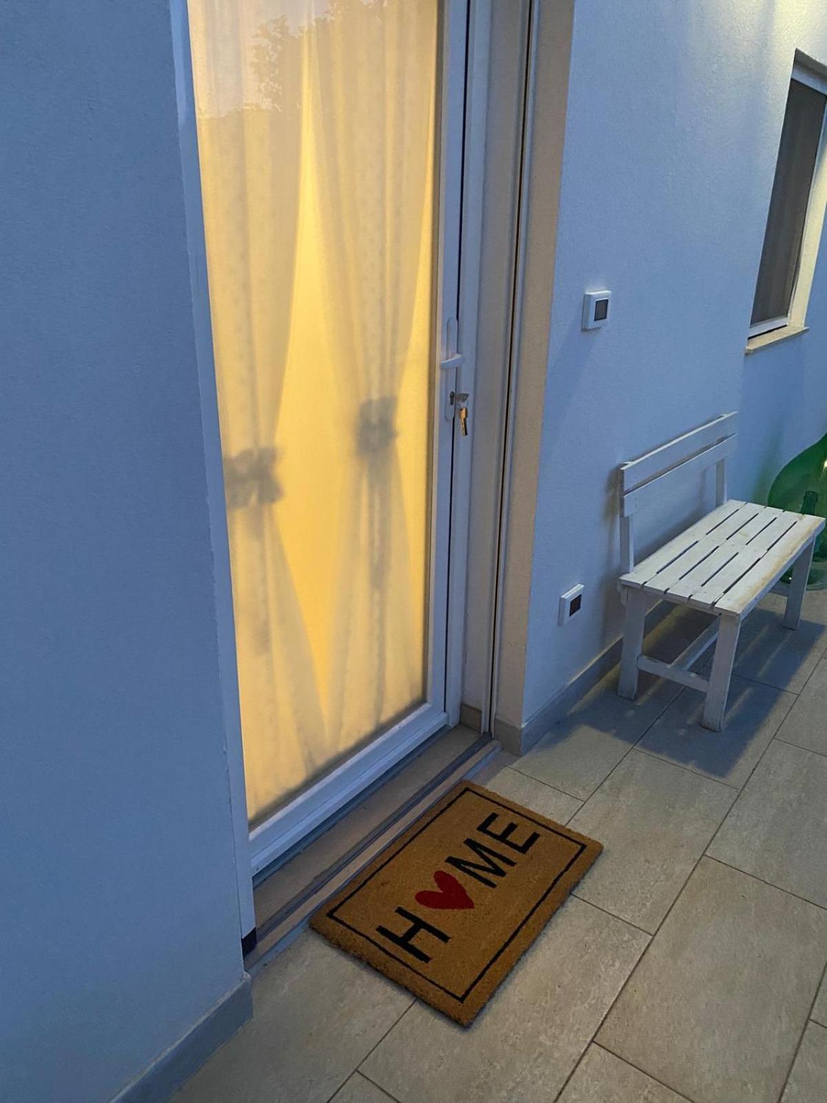 Brezza Marina Apartment Taranto Exterior photo